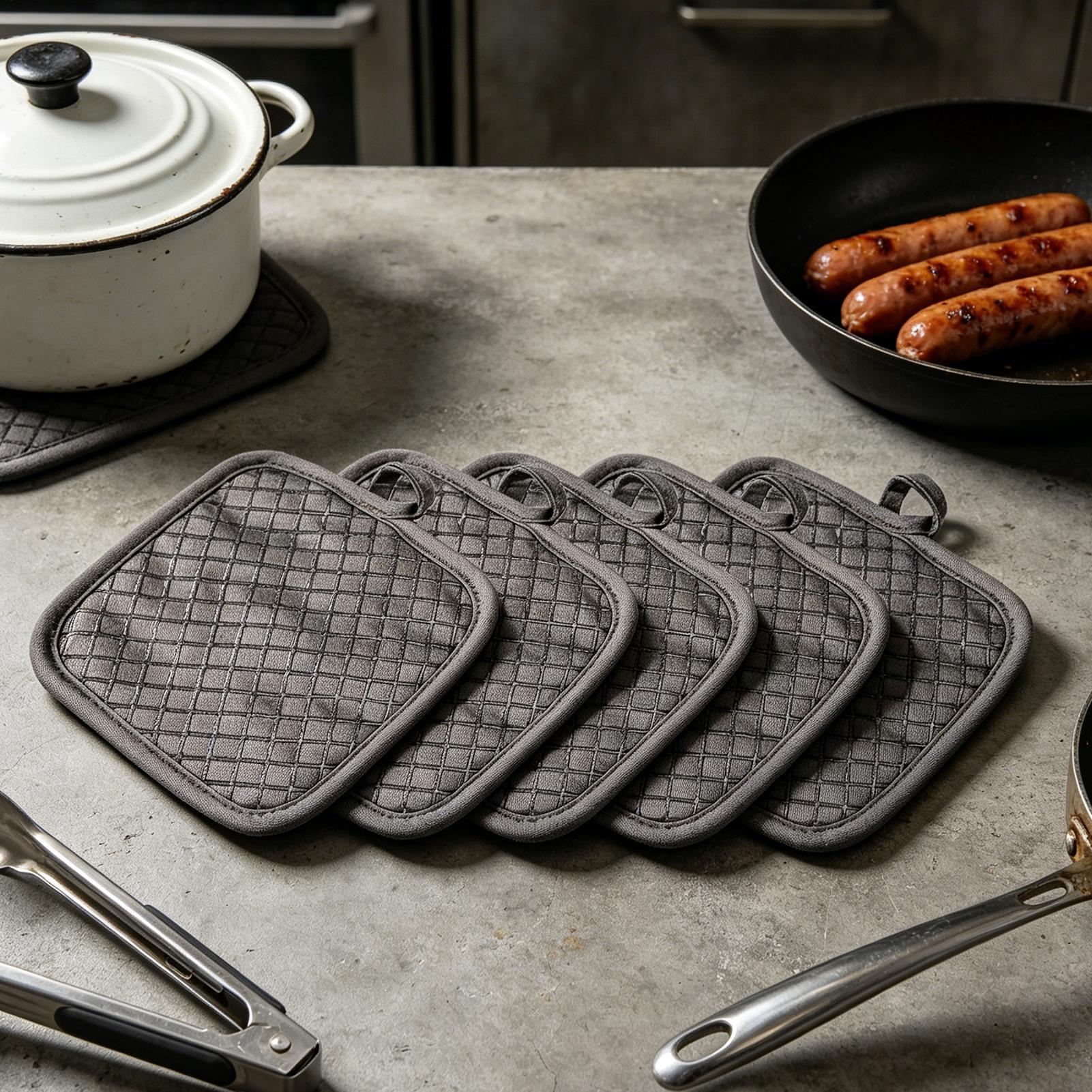 Uchwyty do garnków, antypośliz – Kitchen Baking Table recenzja i cena